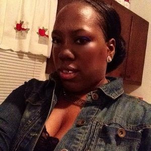 Meet your Posher, Nikya